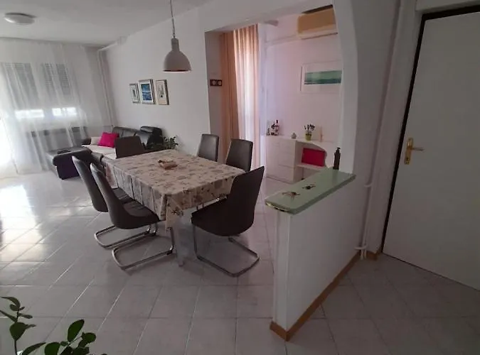 Maja Apartment *